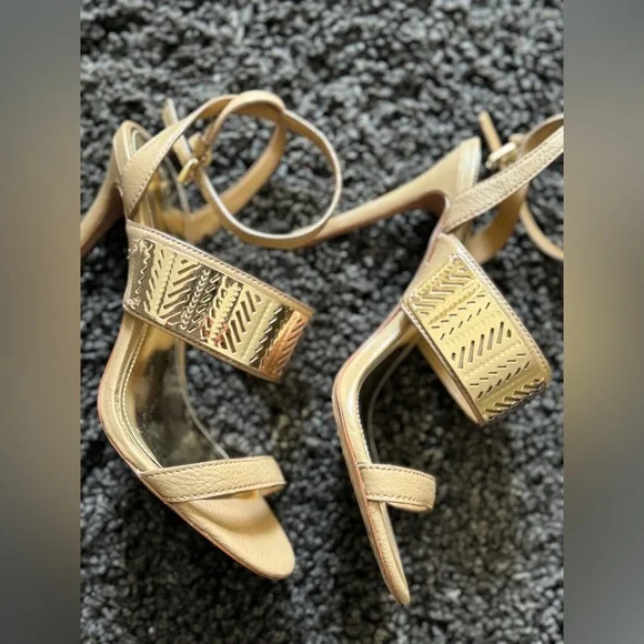 COACH gold heels size 7!  Good condition! - Picture 4 of 5